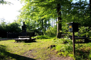 Pfeil Denkmal Harzer Wandernadel Nr. 68 Stempelkasten