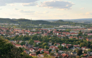 Blick vom Großvaterfelsen auf Blankenburg und Altenburg